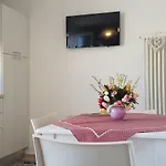 Pietra Di Luna Relaxing Private Terrace Apartmán